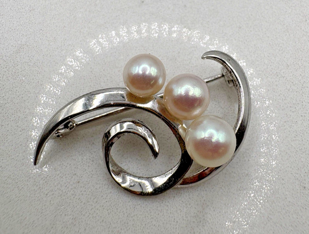 Beautiful Mikimoto Ocean Akoya Pearl Sterling Silver Figural Spray Pin Brooch